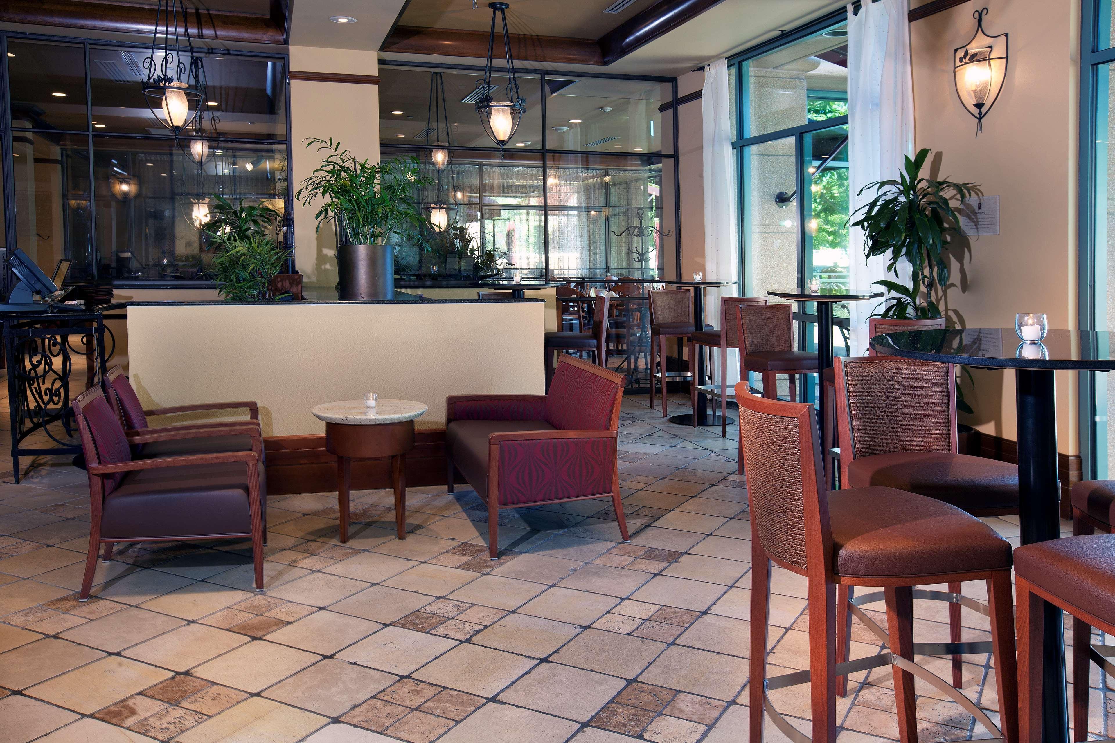 EMBASSY SUITES BY HILTON SACRAMENTO RIVERFRONT PROMENADE 3